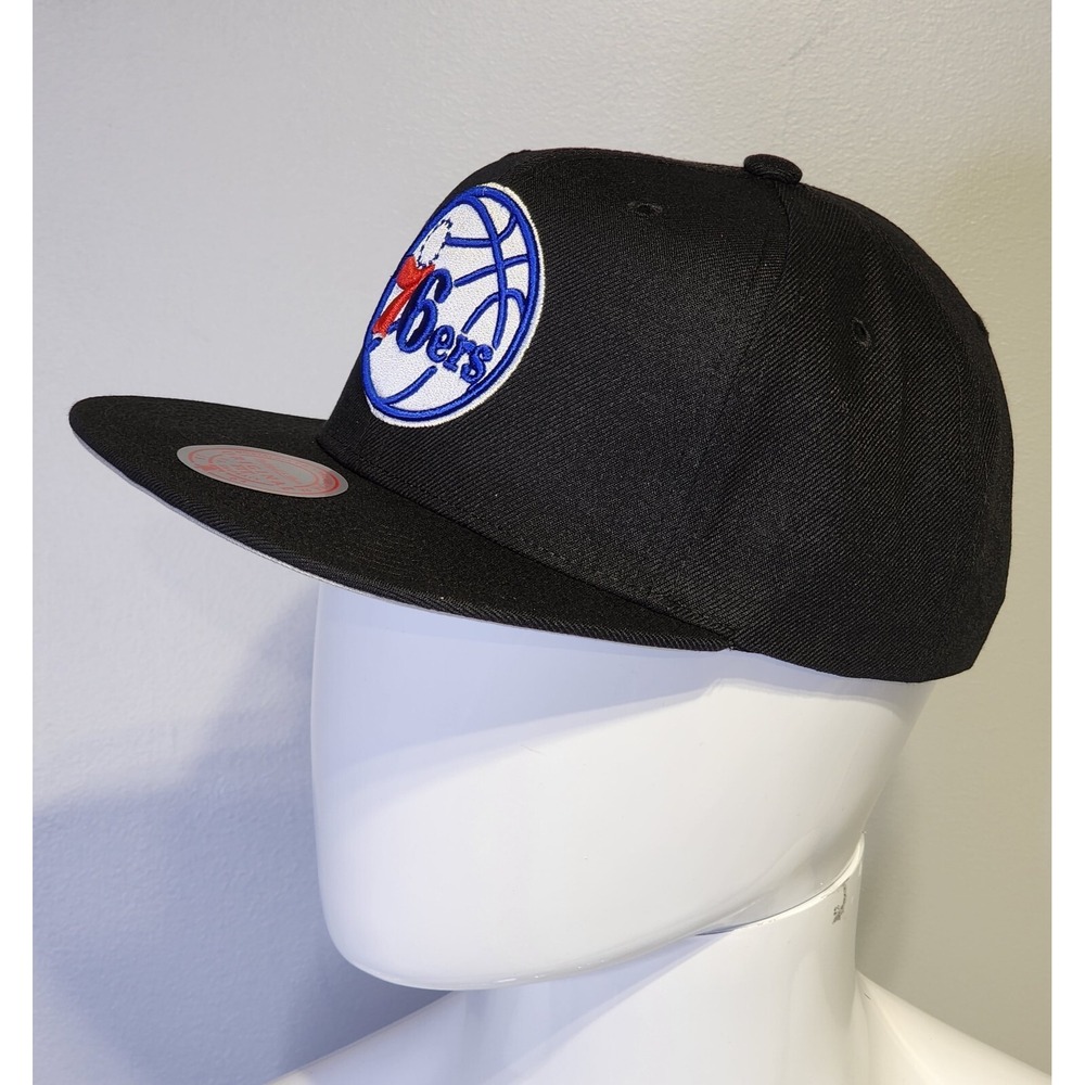 Philadelphia 76Ers NBA Core Basic Mitchell & Ness Snapback Black Hat Cap